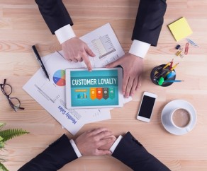 Ao-inves-de-vender-pense-em-como-os-clientes-querem-comprar-televendas-cobranca