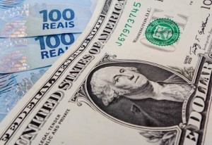 BC muda regra, e fatura do cartão terá cotação do dólar do 