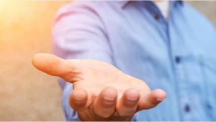 Emprestar-dinheiro-para-outras-pessoas-e-lucrar-como-bancos-isso-existe-televendas-cobranca