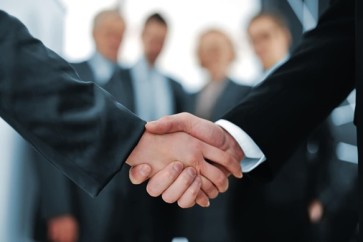 Quem-trabalha-como-socio-e-empregado-da-empresa-televendas-cobranca