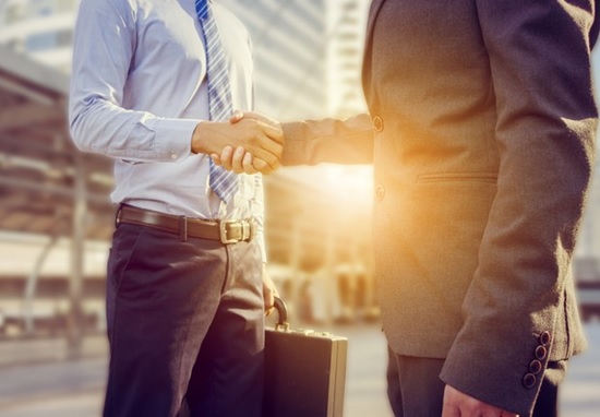 Parceiros-de-vendas-devem-estar-alinhados-com-o-objetivo-e-sucesso-do-cliente-televendas-cobranca