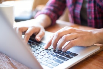 Como-usar-o-atendimento-eletronico-no-relacionamento-com-o-cliente-televendas-cobranca