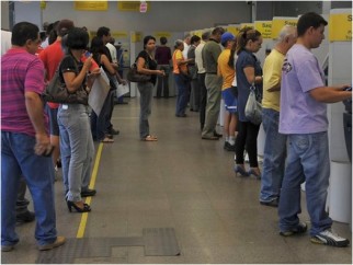 Ida-a-banco-deve-ser-exclusiva-de-cliente-do-grupo-de-risco-diz-febraban-televendas-cobranca-1