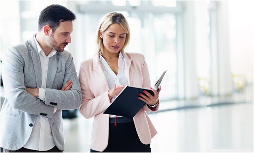 бизнес команда. объявление требуется менеджер по выдаче займов. офисные люди. предприниматель фото. фото менеджера по работе с клиентами.