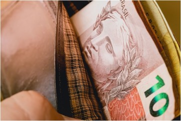 Novo-cheque-especial-deve-fazer-populacao-poupar-r-72-bi-com-juros-televendas-cobranca-1