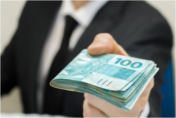 Bancos-ainda-estudam-oferta-de-credito-garantido-por-saque-aniversario-televendas-cobranca-1
