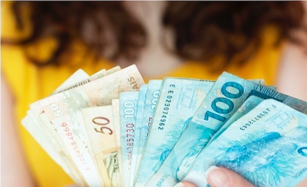 13-salario-reducao-de-ate- 50-dos-valores-recebidos-impactara-a-cobranca-de-final-de-ano-think-data-thinkdata-televendas-cobranca