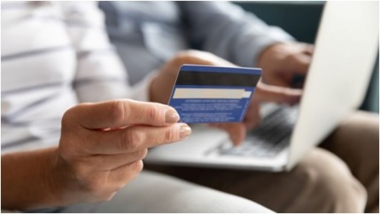 Com-celular-como-garantia-fintech-cresce-com-credito-para-classes-c-e-d-televendas-cobranca-1