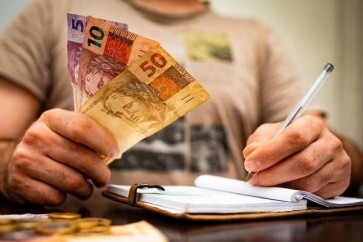 Credito-cresce-na-casa-dos-dois-digitos-para-familias-mas-recua-para-empresas-televendas-cobranca-1