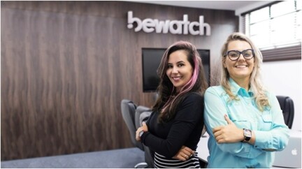 Empreendedoras-criam-marca-que-permite-aos-clientes-customizar-relogios-televendas-cobranca-1