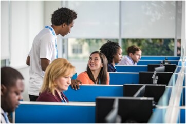 Call-center-usado-por-apple-uber-e-amazon-vigia-espaco-pessoal-de-funcionarios-televendas-cobranca-1