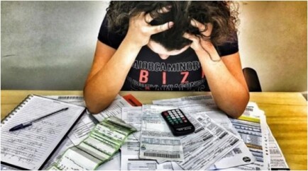Me-formar-virou-um-pesadelo-os-brasileiros-endividados-com-o-fies-televendas-cobranca-1