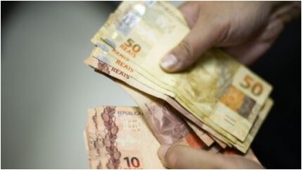 Um-em-cada-tres-pedidos-de-credito-foi-para-pagamento-de-dividas-televendas-cobranca-1