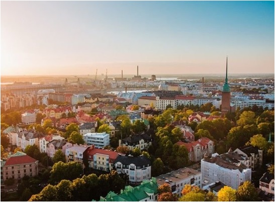 Pais-mais-feliz-do-mundo-busca-mao-de-obra-estrangeira-televendas-cobranca-3