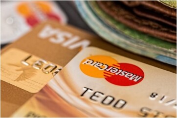 Bancos-lancam-contas-internacionais-e-oferecem-cartoes-de-debito-e-credito-especiais-televendas-cobranca-1