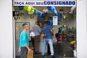 Emprestimo-consignado-bancos-concedem-credito-que-o-cliente-sequer-pediu-televendas-cobranca1