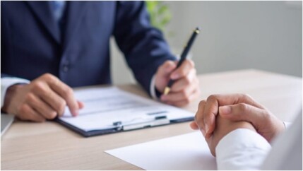 Criticar-a-empresa-em-rede-social-pode-levar-a-demissao-por-justa-causa-televendas-cobranca-1