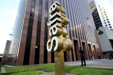 fortuna-da-herdeira-do-banco-safra-equivale-a-soma-da-metade-mais-pobre-do-brasil-televendas-cobranca-2