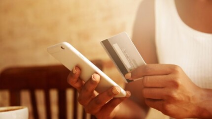 Brasileiro gasta R$ 3,7 tri com cartão; opção a crédito e débito se destaca-televendas-cobranca-1