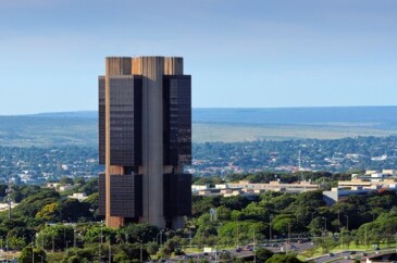 Credito-na-economia-desacelera-para-79percent-em-2023-mas-termina-no-maior-patamar-em-um-ano-televendas-cobranca-1