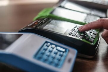 Maquininhas-retomam-credito-e-revivem-aposta-de-crescimento-via-produtos-bancarios-televendas-cobranca-1