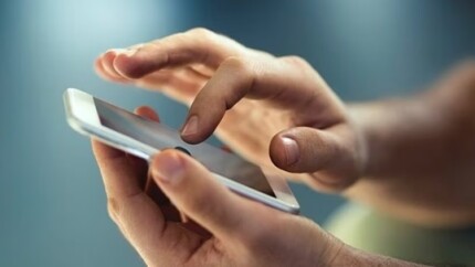 Sem regras específicas, empresas oferecem empréstimo com celular como garantia e bloqueiam aparelhos de inadimplentes-televendas-coranca-1