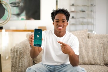 Ancorada-em-futebol-novelas-e-musica-sertaneja-sicoob-escala-endrick-e-zico-para-nova-campanha-televendas-cobranca-1