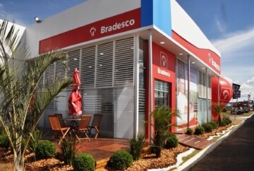 Com-bradesco-john-deere-quer-ampliar-presenca-no-brasil-televendas-cobranca-1