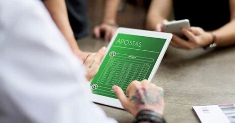 Divida-alta-escalada-dos-juros-e-bilhoes-gastos-em-bets-podem-frear-economia-televendas-cobranca-1