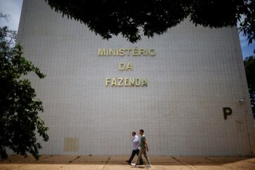 Governo-adota-medida-para-arrecadar-r-16-bilhoes-a-mais-de-bancos-em-2025-televendas-cobranca-1