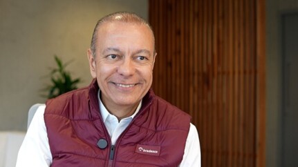 De colete vermelho-bordô-CEO do Bradesco relança segmento de alta renda, batizado de Principal-televendas-cobranca-1
