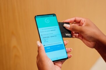 Metade-dos-brasileiros-j-realizou-pagamentos-utilizando-celular-como-maquininha-de-carto-mostra-pesquisa-televendas-cobranca-1