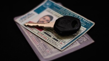 Apreensao-de-cnh-para-cobrar-pessoas-endividadas-televendas-cobranca-1