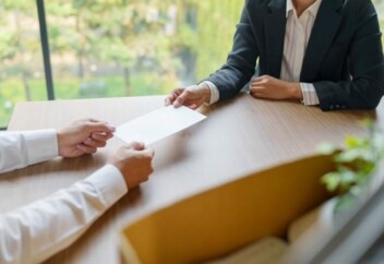 Frases-para-demitir-um-funcionário-que-evitam-constrangimento-e-conflitos-televendas-cobranca-1