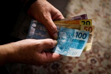 Mesmo-com-juros-em-alta-empresas-e-familias-estao-fazendo-mais-emprestimos-televendas-cobranca-1