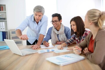 Velho-aos-30-anos-um-em-cada-quatro-profissionais-trintoes-ja-sofreram-preconceito-diz-pesquisa-televendas-cobranca-3