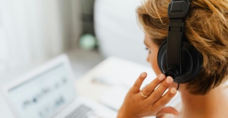 Maior-banco-da-australia-recua-de-demissoes-por-falso-desempenho-positivo-da-inteligencia-artificial-televendas-cobranca-1