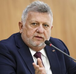 Vamos-ter-uma-crise-muito-grande-do-fgts-diz-presidente-da-caixa-televendas-cobranca-1