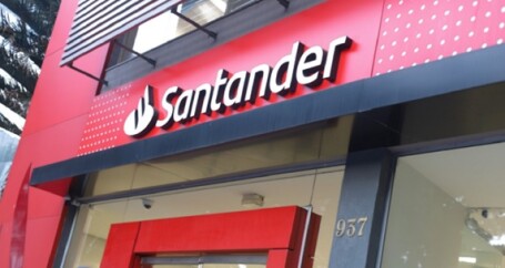 Santander-volta-a-ver-lucro-de-r-4-bilhoes-e-roe-atinge-televendas-cobranca-