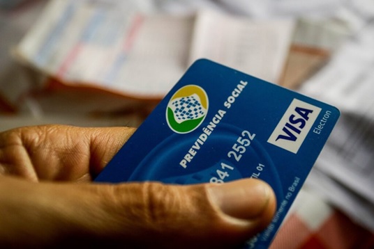 Juiza-anula-cartao-disfarcado-de-consignado-e-manda-indenizar-aposentada-televendas-cobranca-1