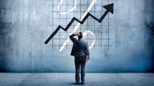 Com-juros-altos-bancos-lucram-mais-mas-com-freio-na-oferta-de-credito-televendas-cobranca-1