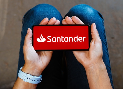 Santander-tem-maior-lucro-trimestral-em-quatro-anos-gracas-a-aliquota-menor-de-imposto-televendas-cobranca-1