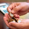Familias-comprometem-29-da-renda-com-dividas-maior-patamar-em-20-anos-televendas-cobranca-1