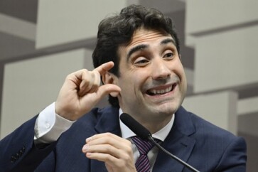 Brasileiro-so-acha-que-tem-divida-quando-atrasa-prestacao-diz-galipolo-televendas-cobranca-1