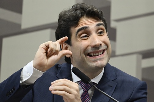 Brasileiro-so-acha-que-tem-divida-quando-atrasa-prestacao-diz-galipolo-televendas-cobranca-1