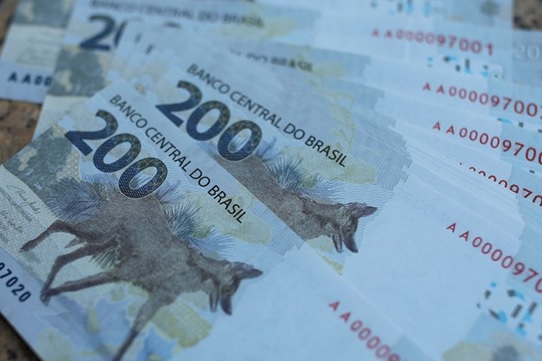 Credito-mais-caro-desacelera-consumo-e-pressiona-investidore-televendas-cobranca-1