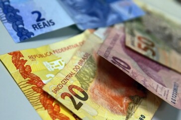 Comprometimento-de-renda-das-familias-com-pagamento-de-dividas-sobe-para-quase-30percent-e-atinge-recorde-diz-bc-televendas-cobranca-1