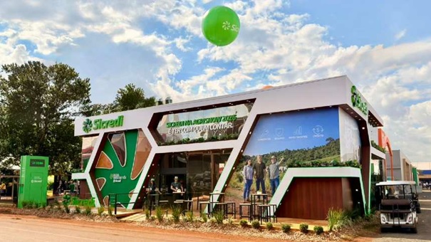 Dolarizado-sicredi-atinge-r-528-bi-e-amplia-carteira-agro-em-165-na-atual-safra-televendas-cobranca-1
