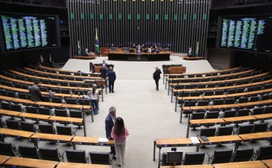 Câmara-votará-urgência-de-PL-para barrar devedor de pensão em estádios-televendas-cobranca-1