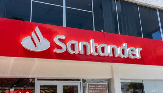 Com-estrategia-global-santander-acelera-uso-de-ia-e-ja-colhe-frutos-televendas-cobranca-1